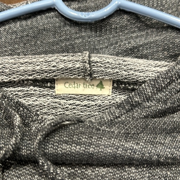 CEDAR TREE - Picture 2 of 3